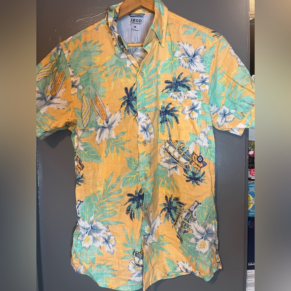 IZOD Men's Saltwater Classic-Fit Performance Beach Button-Down Shirt Size Medium